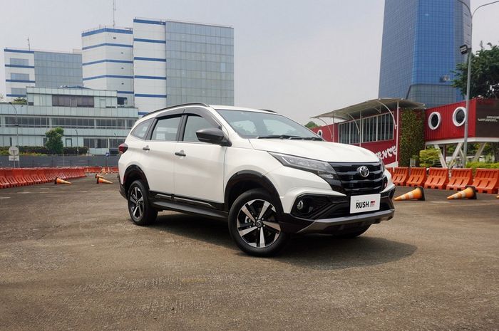 Diskon Toyota Rush 2025 Sampai Rp22 Juta Tanpa Inden