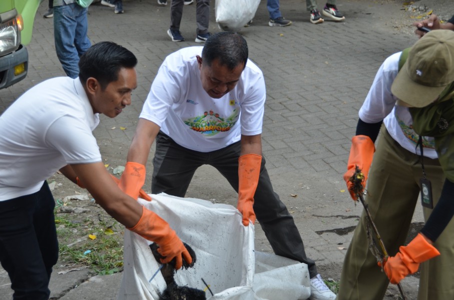 PLN PUSMANPRO Bersama Komunitas Lokal Wujudkan Lingkungan Bersih dan Sehat di Hari Lingkungan Hidup Sedunia