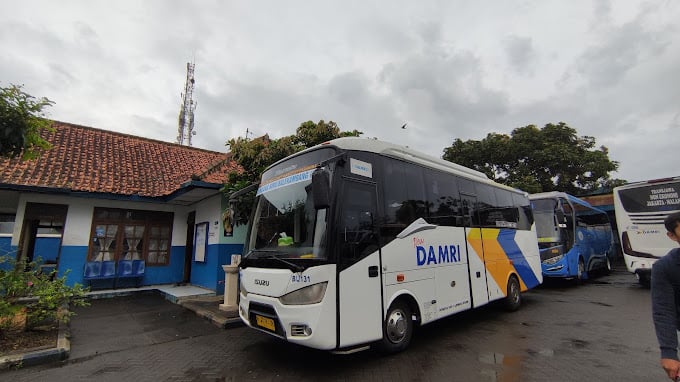 DAMRI Solusi Transportasi ke Pantai Malang
