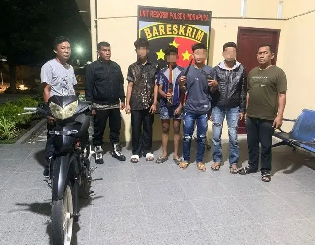 Polisi Amankan Empat Remaja Anggota Geng Motor dengan Senjata Tajam di Batu Bara