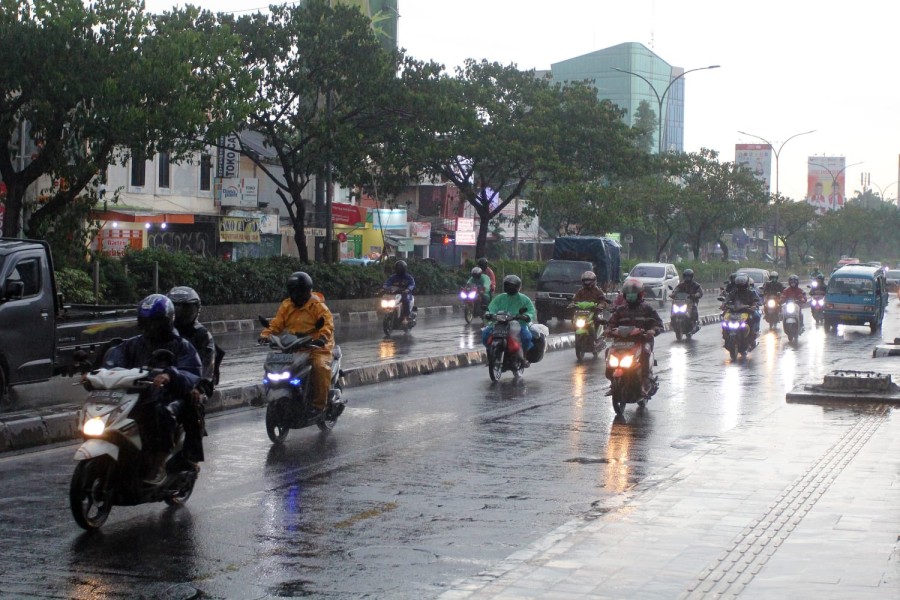 BMKG Prediksi Cuaca Hujan dengan Intensitas Beragam di Berbagai Kota Besar Indonesia