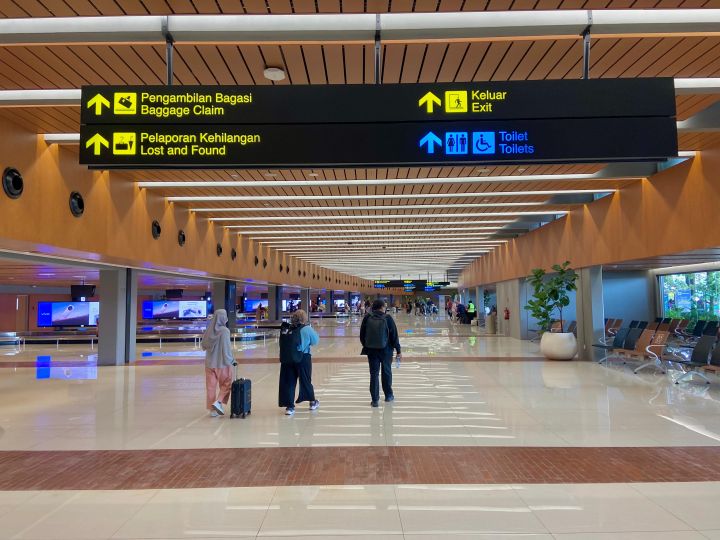 Bandara Soetta Ramai Penumpang Jelang Libur Akhir Tahun