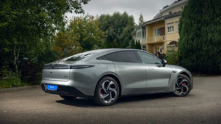 Mobil Listrik Exeed Exlantix ES 2026 Siap Saingi Pesaing Global