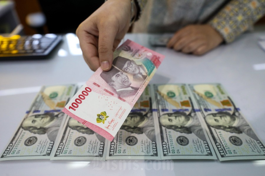 Rupiah Menguat Awal Pekan Dolar AS Tertekan Sentimen Global
