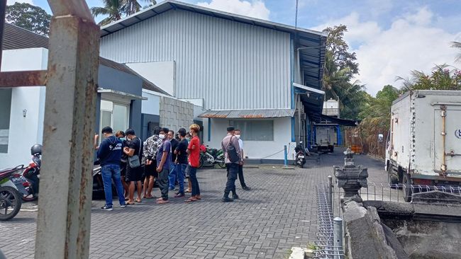 Kebocoran Gas Amoniak di Subang: Ratusan Warga Dievakuasi dari Kampung Sukawaris