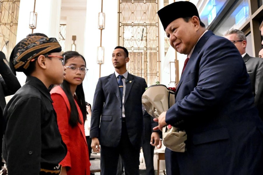 Presiden Prabowo Tiba di Amman, Disambut Diaspora dan Mahasiswa Indonesia