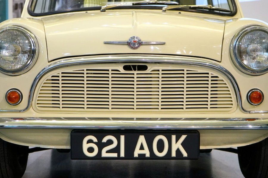 Berapa Ukuran Plat Nomor Mobil? Ini Penjelasan dan Spesifikasinya