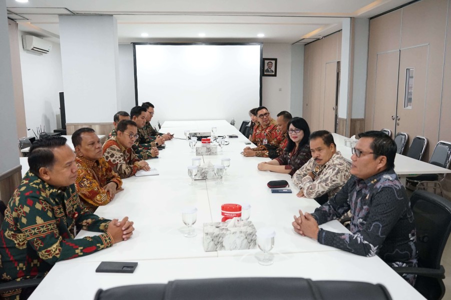 Sinergi Kemenkum Sulut dan OJK Sulutgomalut: Upaya Bersama Memberantas Aktivitas Keuangan Ilegal