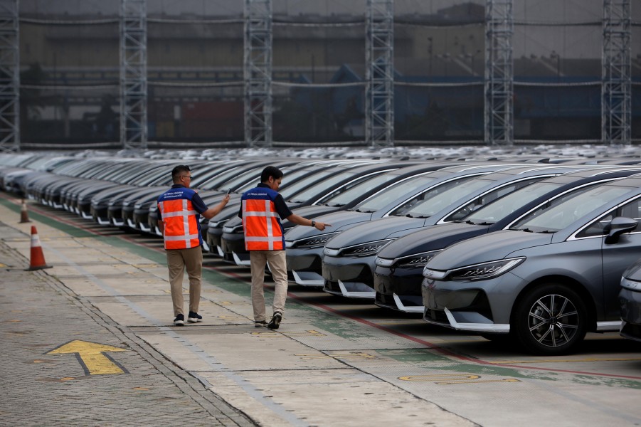 Dominasi Mobil Listrik Impor Tekan Industri Otomotif Nasional