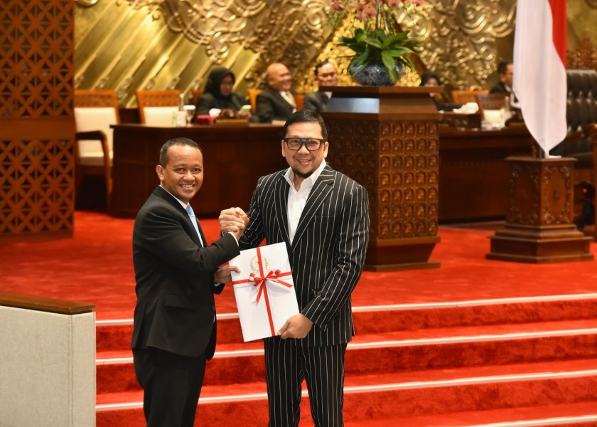 Pengesahan UU Minerba: Menteri ESDM Bahlil Lahadalia Dorong Kebangkitan Jiwa Pasal 33 UUD 1945