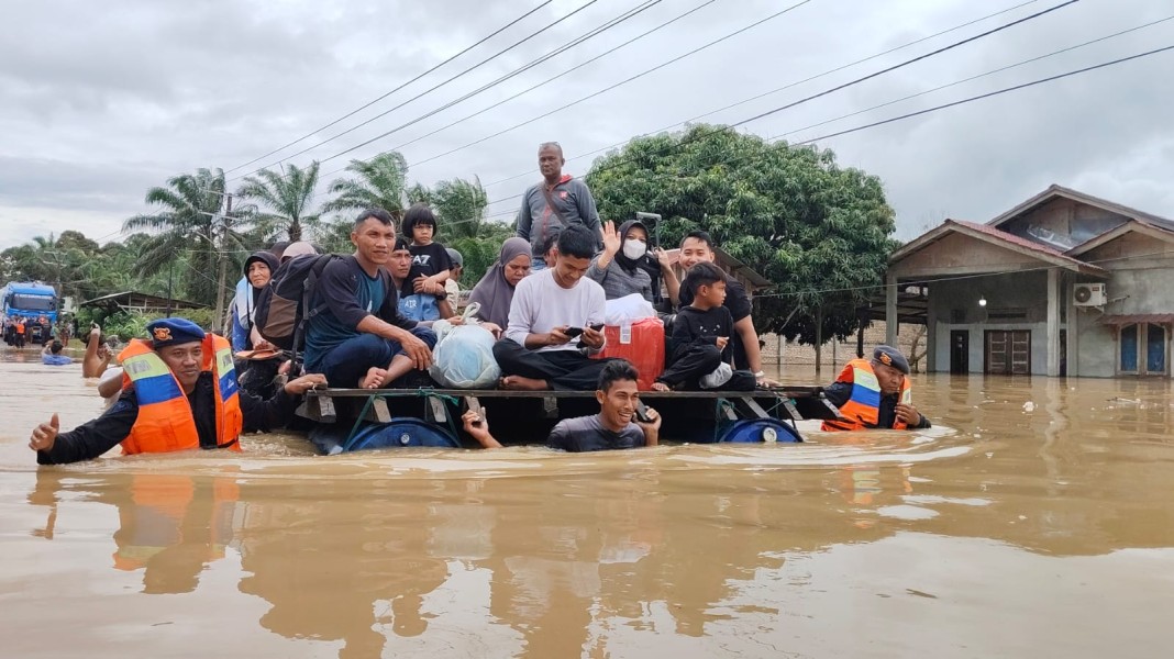 Banjir Terjang Gampong Ladang Rimba, Transportasi Tapaktuan hingga Medan Lumpuh