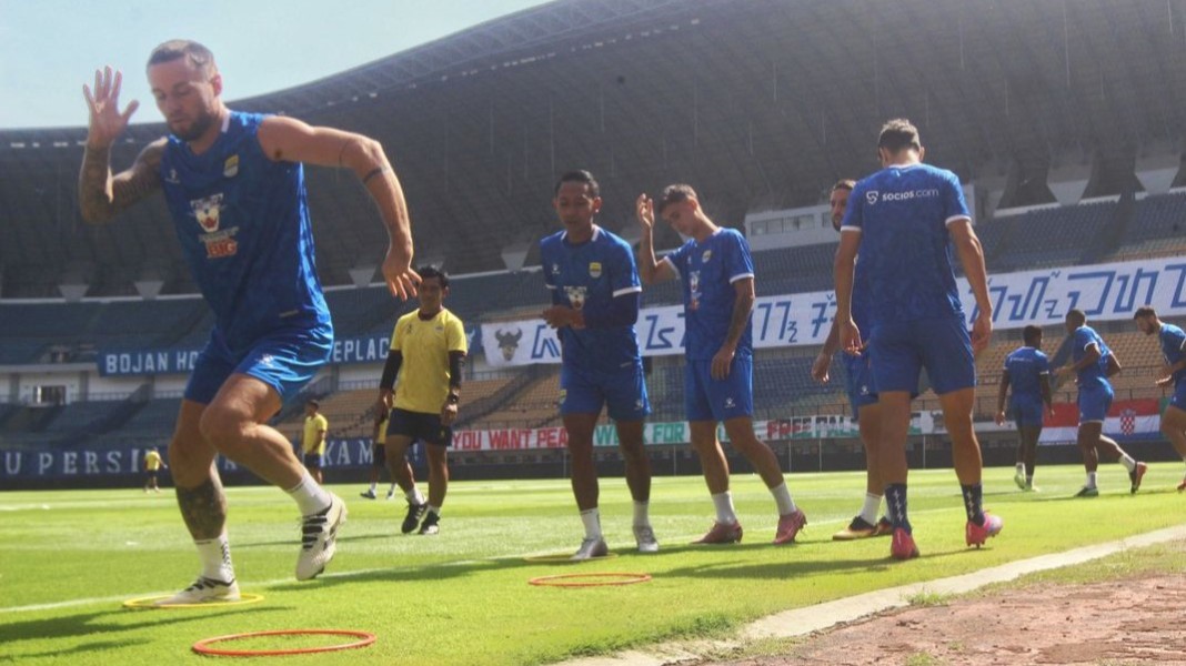 Persib Bandung Siap Maksimalkan Rotasi Pemain Demi Raih Kemenangan Atas Persis