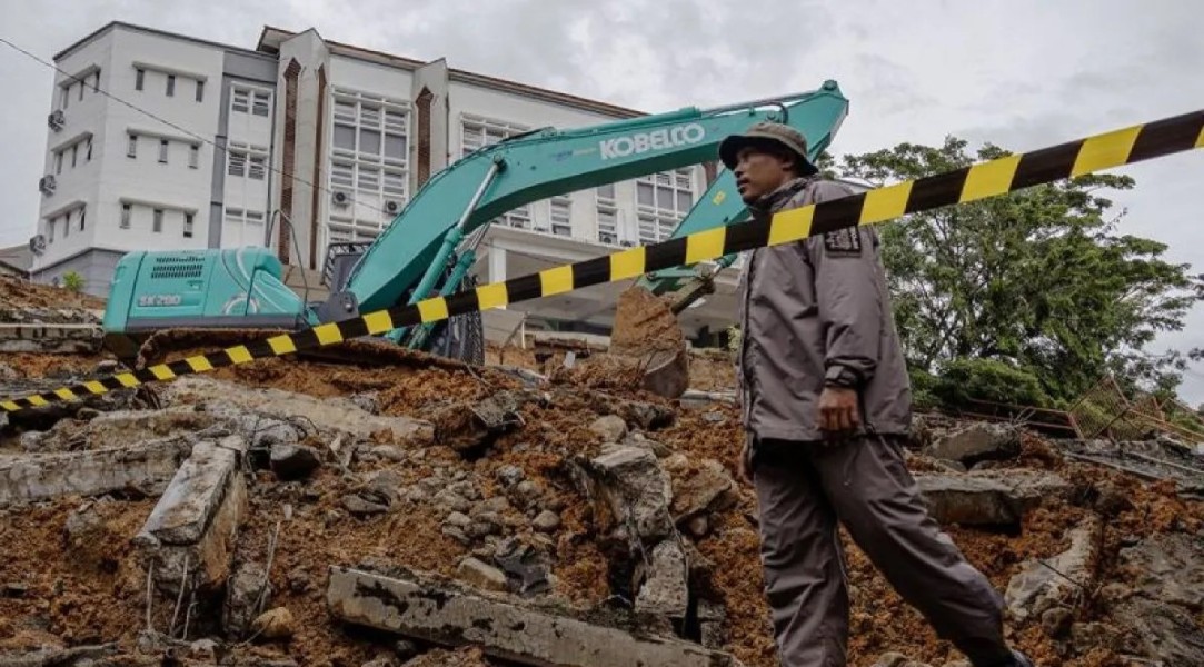 Kemdiktisaintek Ambil Langkah Pemulihan Kampus Terdampak Banjir Sumatra