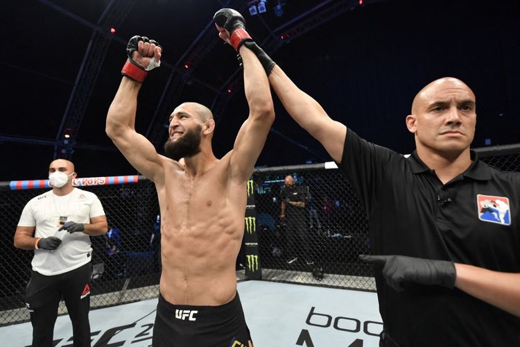Chimaev Tanggapi Perbandingan dengan McGregor Jelang UFC