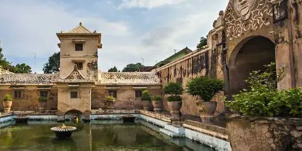 Staycation Jogja: Rekomendasi Hotel, & Aktivitas Seru di Kota Gudeg