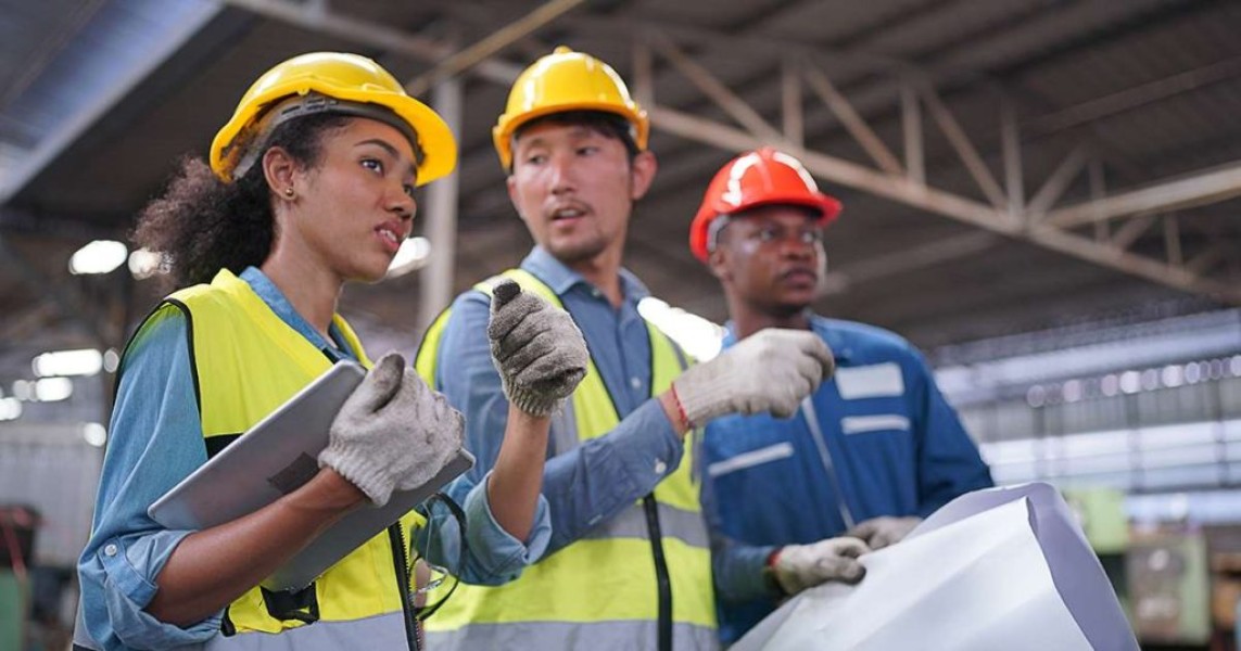 Peran Perempuan dalam Industri Logistik: Menghapus Stereotip dan Mendorong Kesetaraan di Tempat Kerja