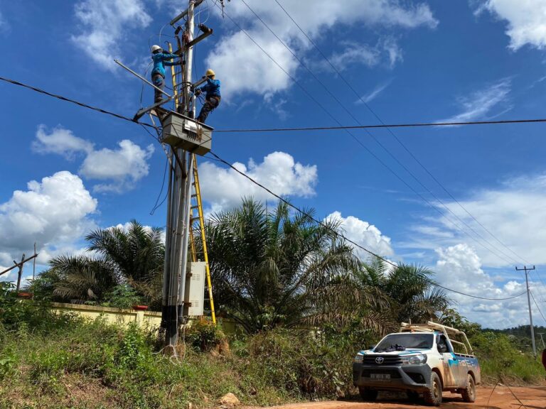 PLN Hadirkan Listrik di Desa Tes, 86 KK Kini Nikmati Terang Benderang