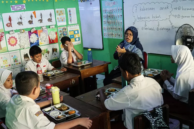 MBG Tingkatkan Semangat Belajar Anak Difabel Sumba Barat