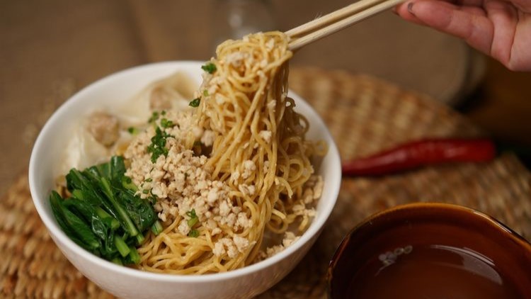 Nikmati Kelezatan Cwie Mi Klojen, Kuliner Gurih Andalan Kota Malang