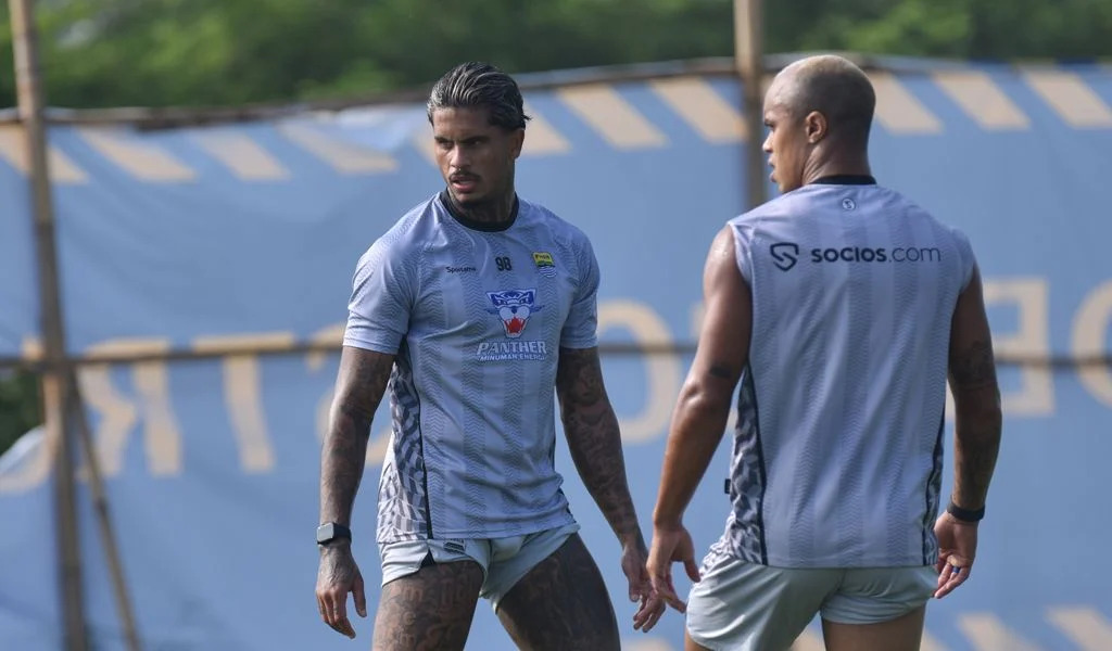 Ramon Tanque Masih Fokus Beradaptasi dengan Sepak Bola Indonesia