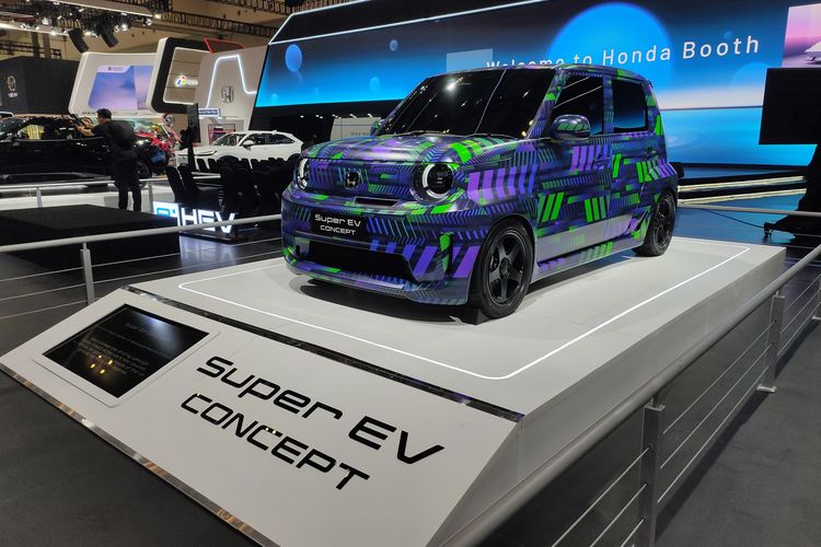 Honda Perkenalkan Mobil Listrik Kompak Penuh Sensasi di GIIAS 2025