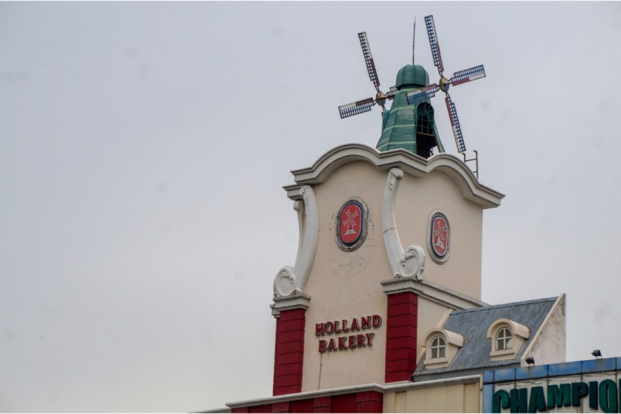 Holland Bakery: Pilihan Menu Legendaris Favorit Keluarga
