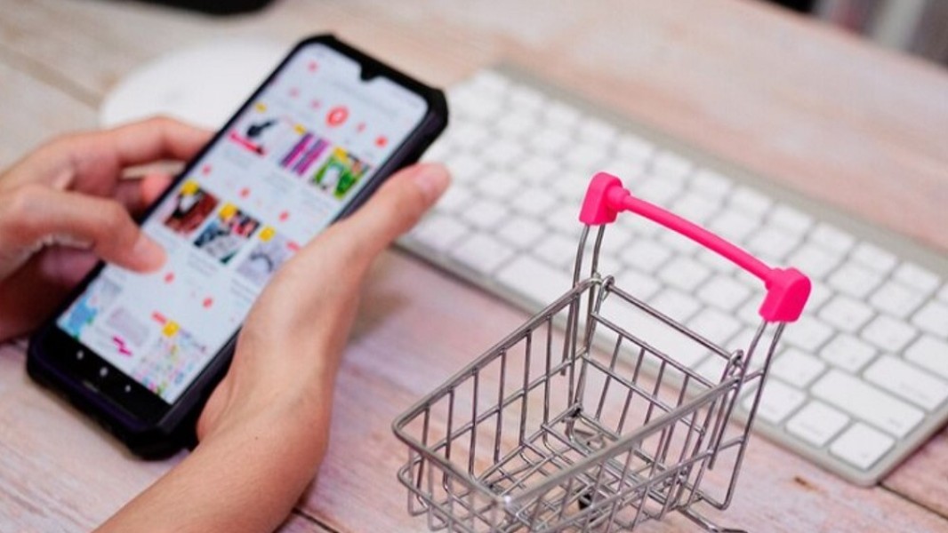 Pengalaman Belanja Online Masih Menyisakan Berbagai Tantangan bagi Konsumen