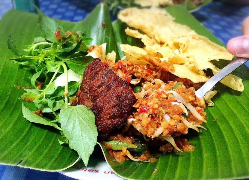 Nasi Pecel Madiun, Gurih dan Bikin Ketagihan