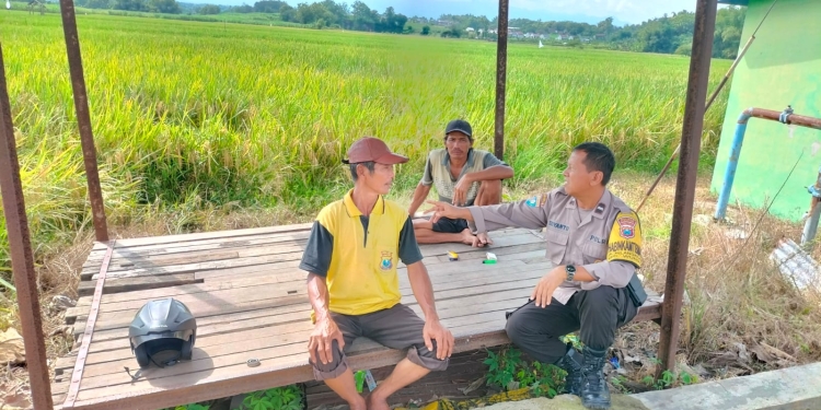Polri Dukung Program Ketahanan Pangan dengan Sambang Petani di Desa Nganduk