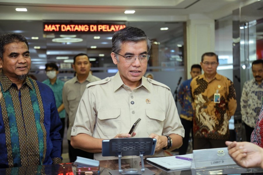 Menaker Tegaskan Pemberi Kerja Wajib Bayar THR dan BHR 2026 Tepat Waktu