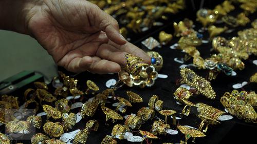 Harga Emas Perhiasan Hari Ini, Tren Stagnan Jelang Akhir Pekan