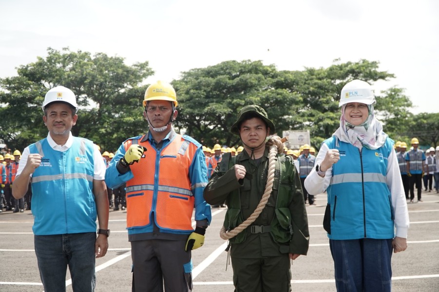 Perkuat Keandalan Jelang Nataru, PLN ES dan PLN UID Banten Bekali 910 Petugas Yantek Pelatihan Kedisiplinan Bersama Grup 1 Kopassus
