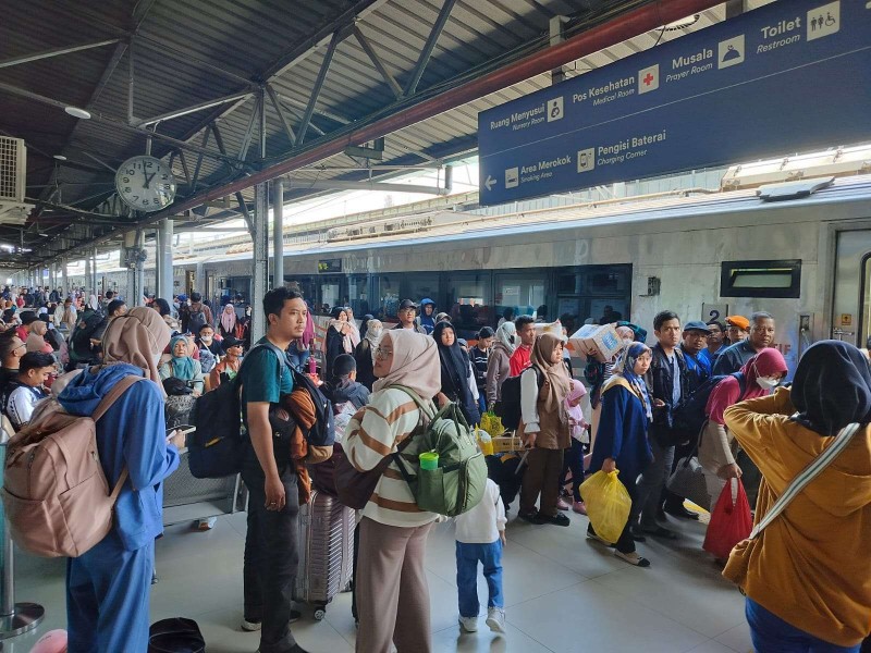 KAI Tambah Formasi Kereta Api Sambut Libur Panjang Idul Adha dan Kenaikan Isa Almasih
