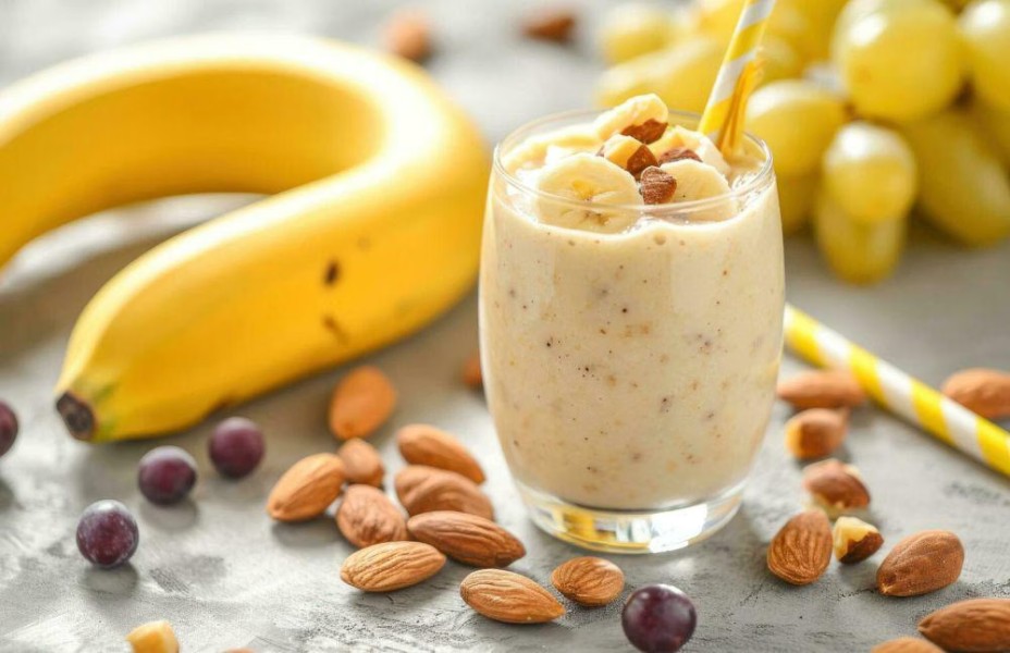 Smoothie Almond Kaya Nutrisi Bisa Bantu Rambut Lebih Sehat, Tebal, dan Kuat
