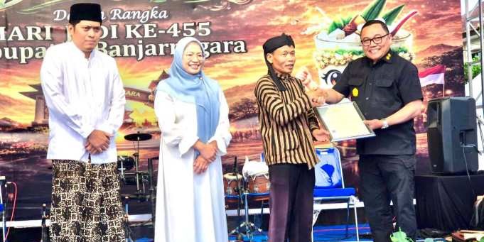 Sertifikat Hak Cipta Logo Dawet Ayu Banjarnegara Resmi Diberikan