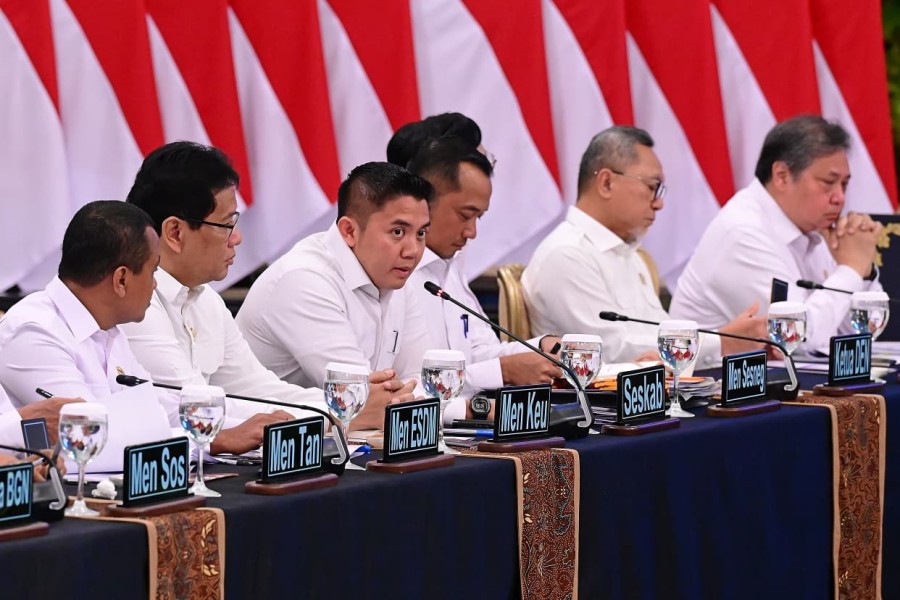 Seskab Tegaskan Pengerahan Sumber Daya Besar Untuk Penanganan Bencana Sumatera