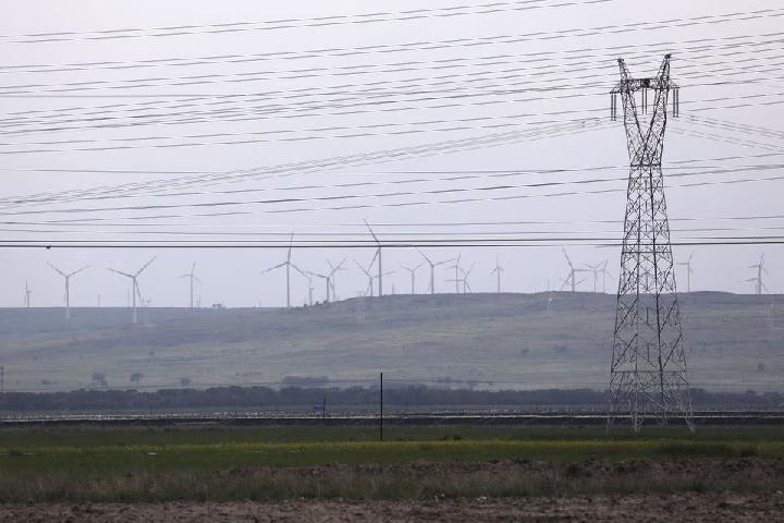 Energi Terbarukan Mendominasi: 56 Persen Listrik Tiongkok Berasal dari Sumber Terbarukan