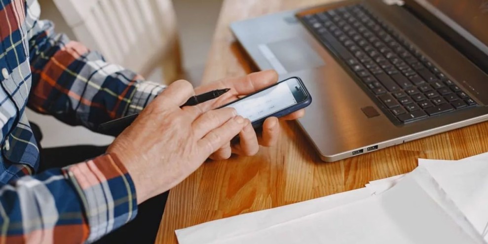 7 Aplikasi Menulis di HP Android yang Terbaik dan Super Praktis