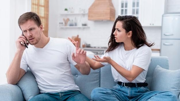 5 Tanda Hubungan yang Diam-Diam Membuatmu Kehilangan Diri Sendiri Tanpa Sadar