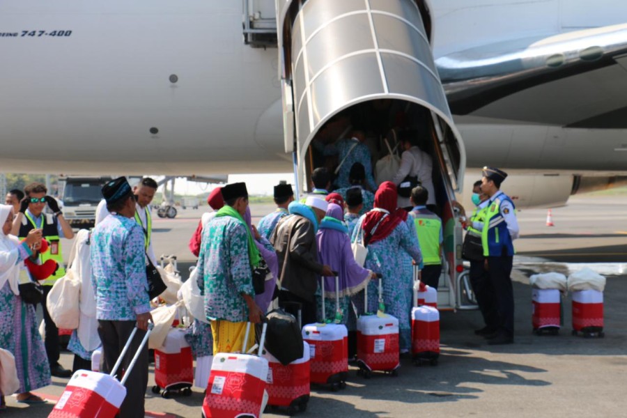 Penerbangan Perdana Jemaah Haji 2025 Resmi Dilepas dari Bandara Sultan Hasanuddin Makassar