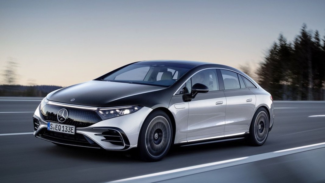 Mercedes Benz EQS Tampil Mewah di Pasar Mobil Listrik