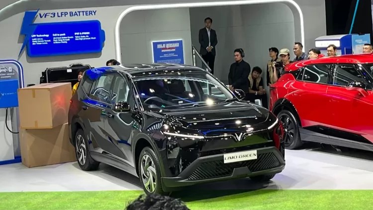 VinFast Limo Green Hadir Dukung Transisi Kendaraan Listrik Indonesia