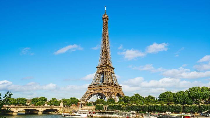 Lelang Langka Tangga Menara Eiffel Paris Bikin Kolektor Dunia Berburu Aset Bersejarah