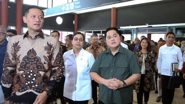 Prabowo Turunkan Harga Tiket Pesawat dan Tarif Tol Jelang Lebaran untuk Mudik yang Lebih Terjangkau