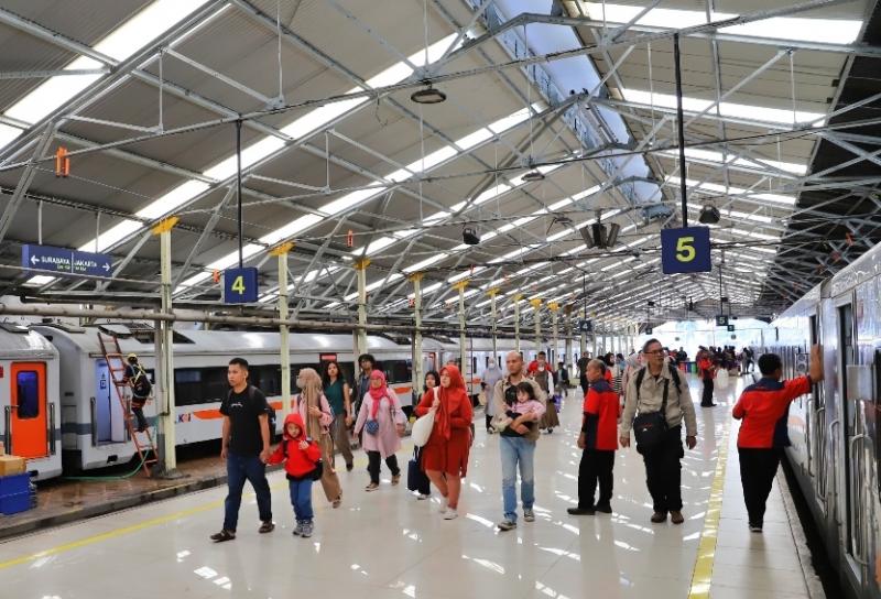 PT Kereta Api Indonesia Catat Lonjakan Penumpang Selama Libur Panjang Idul Adha 2025