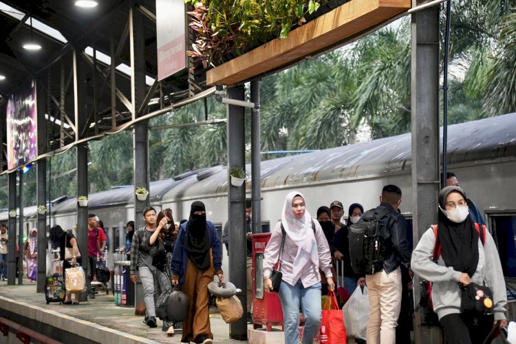 Selama Angkutan Lebaran 2025, 60 Penumpang Ketinggalan Kereta Api di Lampung
