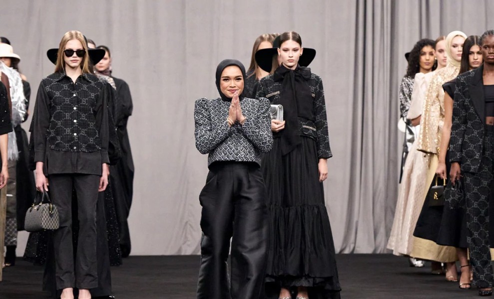 Buttonscarves Tampilkan Koleksi Elegan di Dubai Fashion Week