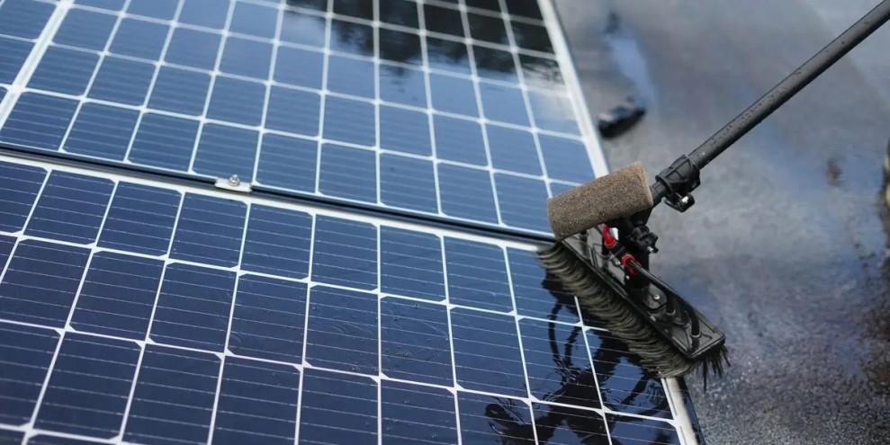 Perubahan PLTD ke PLTS Dinilai Mampu Hemat Anggaran Energi Nasional