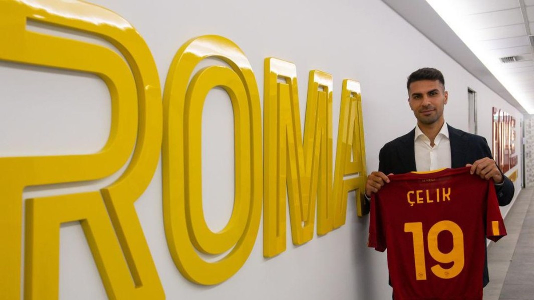 Zeki Celik Segera Tinggalkan AS Roma, Menuju Liga Inggris; Bursa Transfer Giallorossi Memanas Jelang Musim Panas