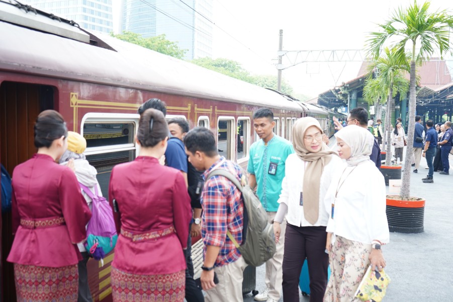 KAI Wisata Hadirkan Season of Wonder 6–31 Desember 2025, Nikmati Liburan Akhir Tahun dengan Kereta Priority, Panoramic, & Imperial Mulai Rp300.000